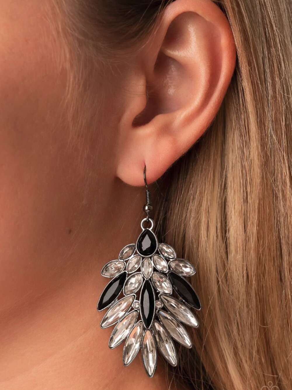 Paparazzi Jewelry Accessories - COSMIC-politan - Black Earrings - Vintage